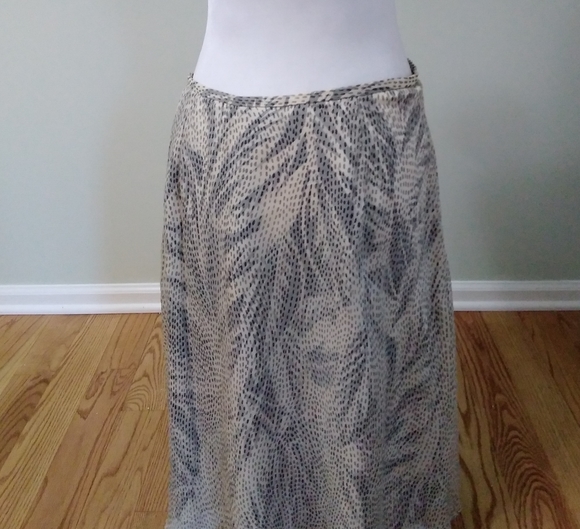 2/$15 Talbots Print Silk Skirt - Picture 3 of 5